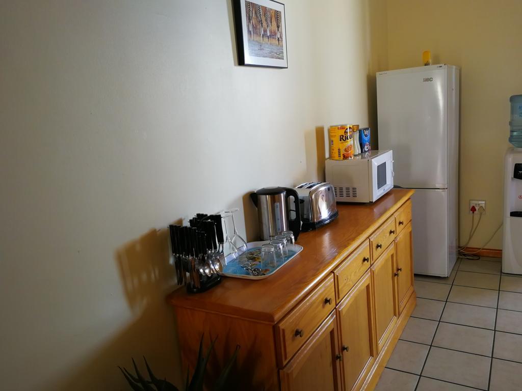 12 Greenpoint Guesthouse ケープタウン エクステリア 写真